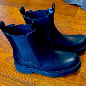 brand new Chelsea boots